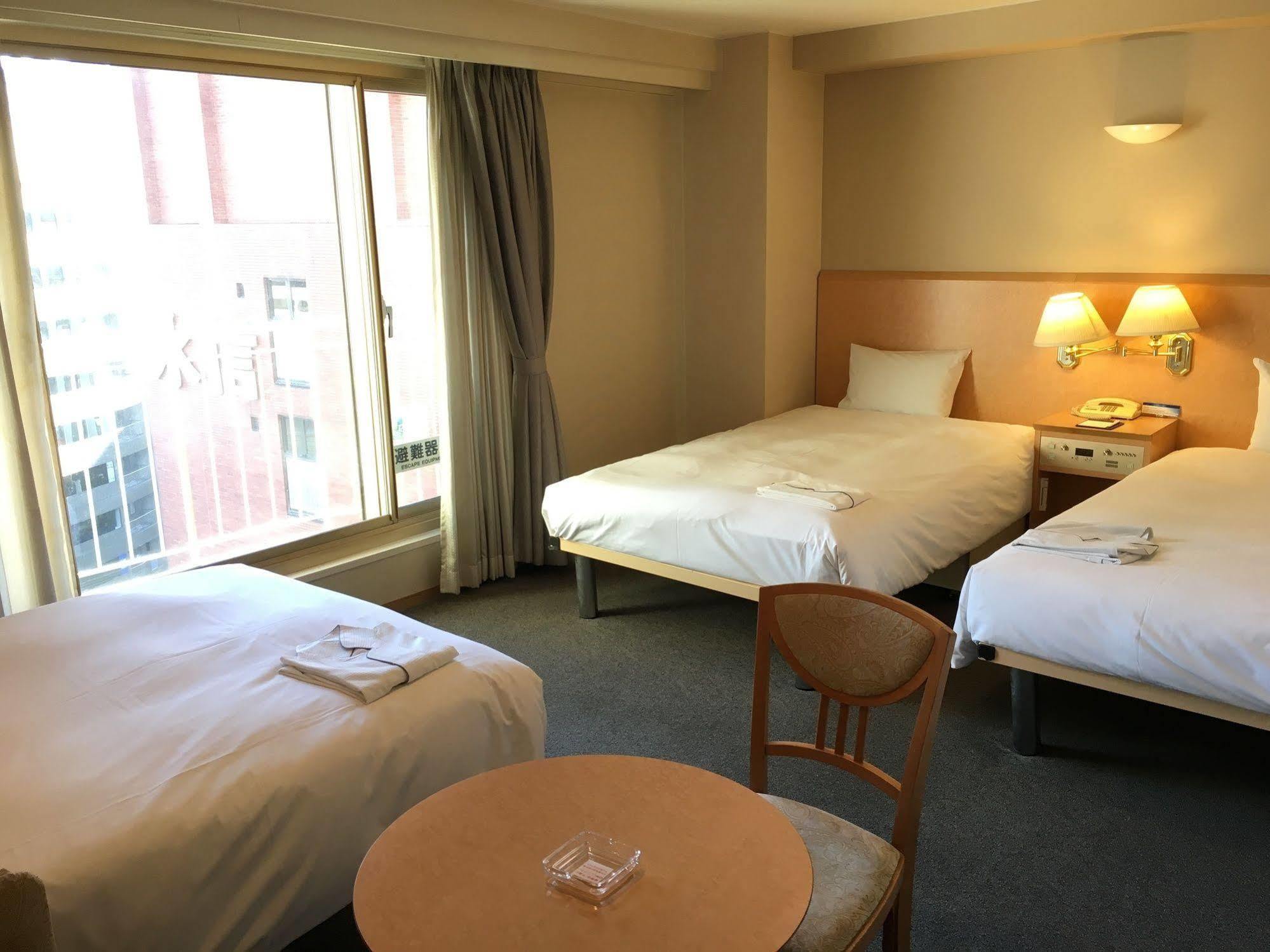 Hotel Yokohama Camelot Japan Exterior photo