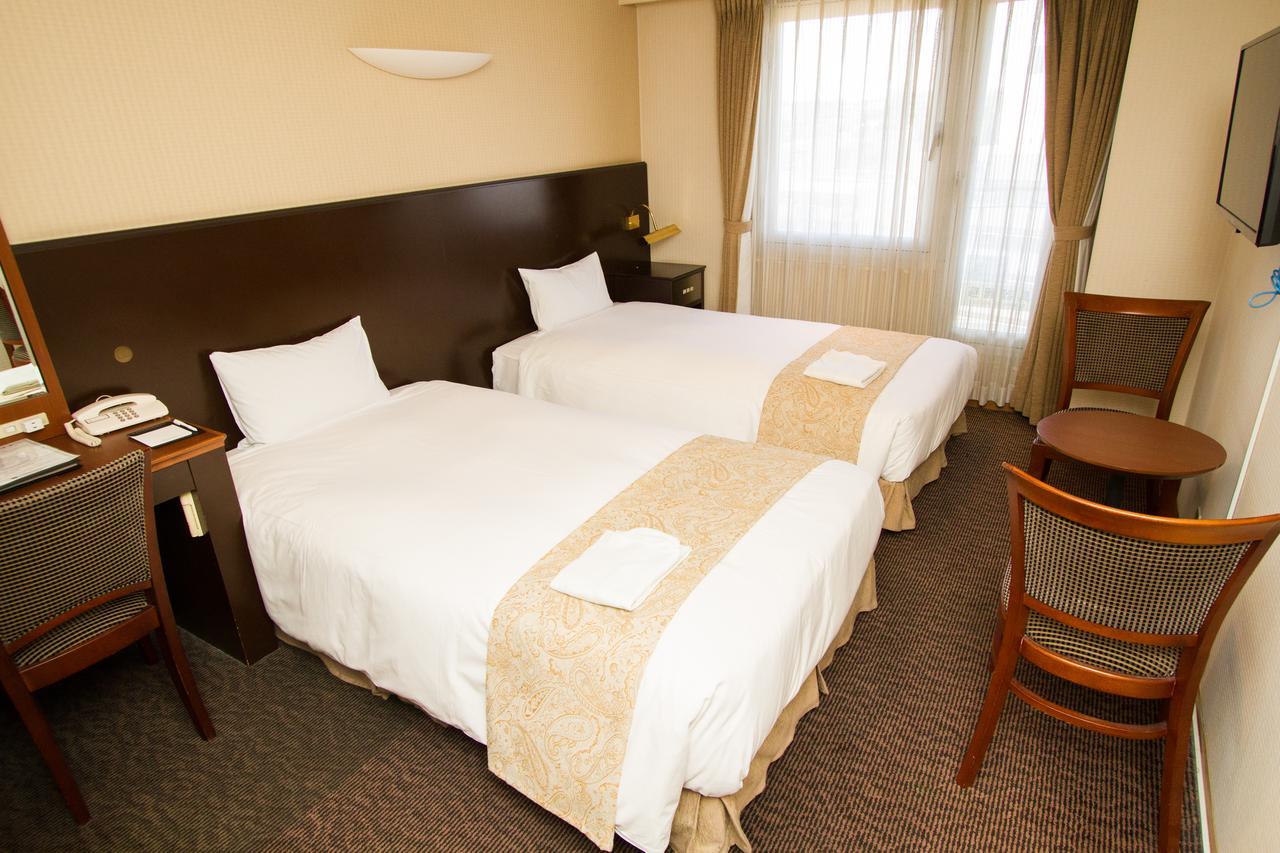 Hotel Yokohama Camelot Japan Exterior photo