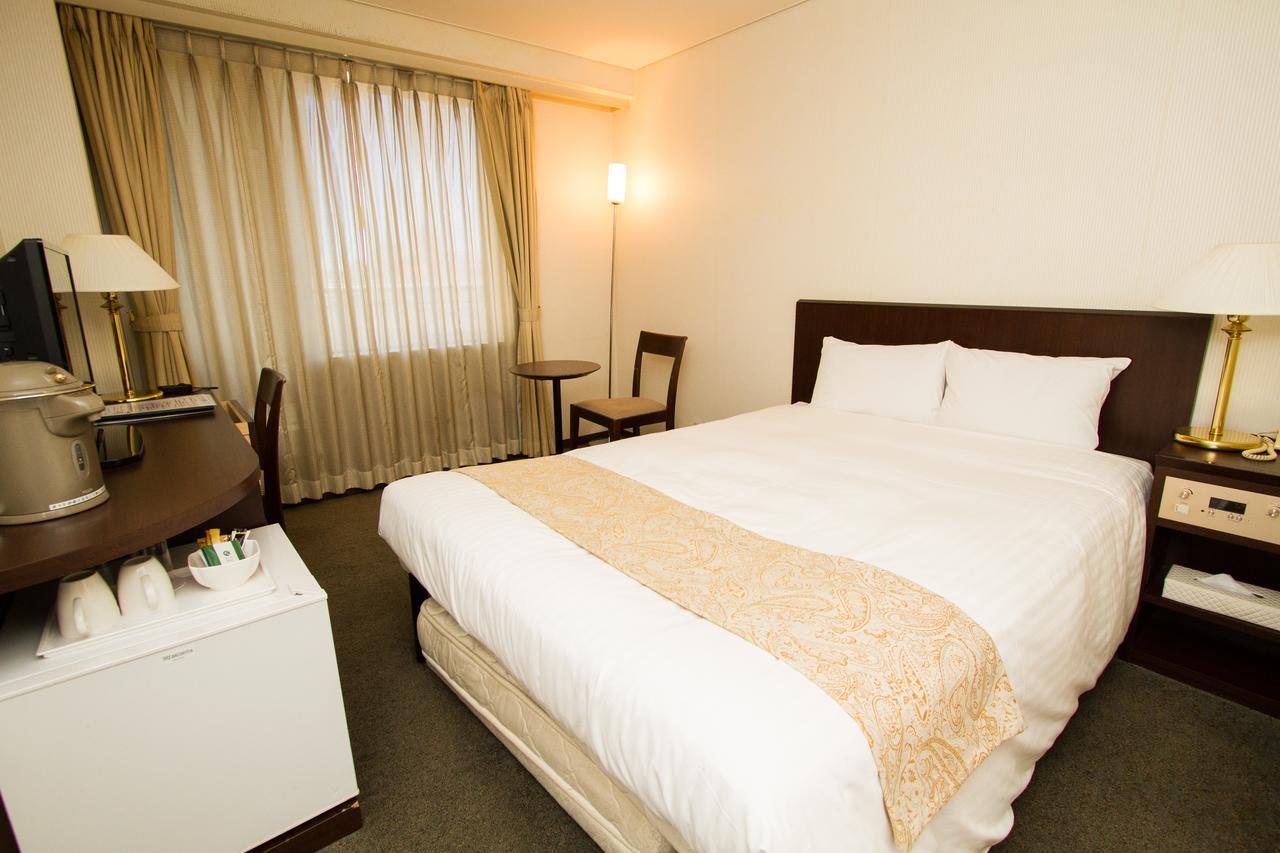 Hotel Yokohama Camelot Japan Exterior photo