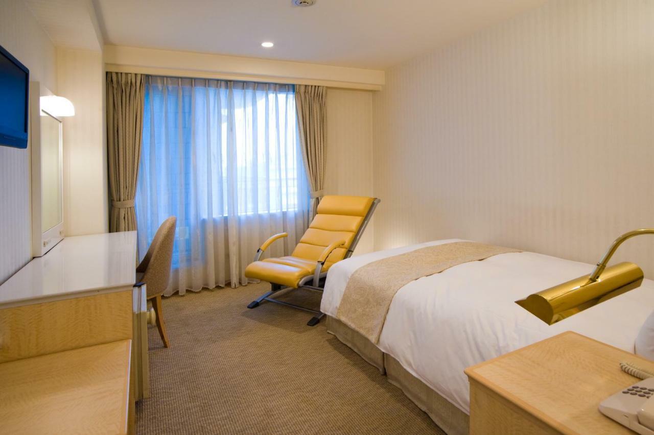 Hotel Yokohama Camelot Japan Exterior photo