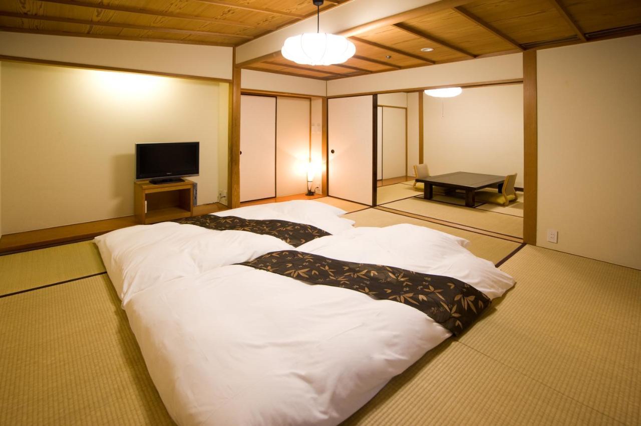 Hotel Yokohama Camelot Japan Exterior photo
